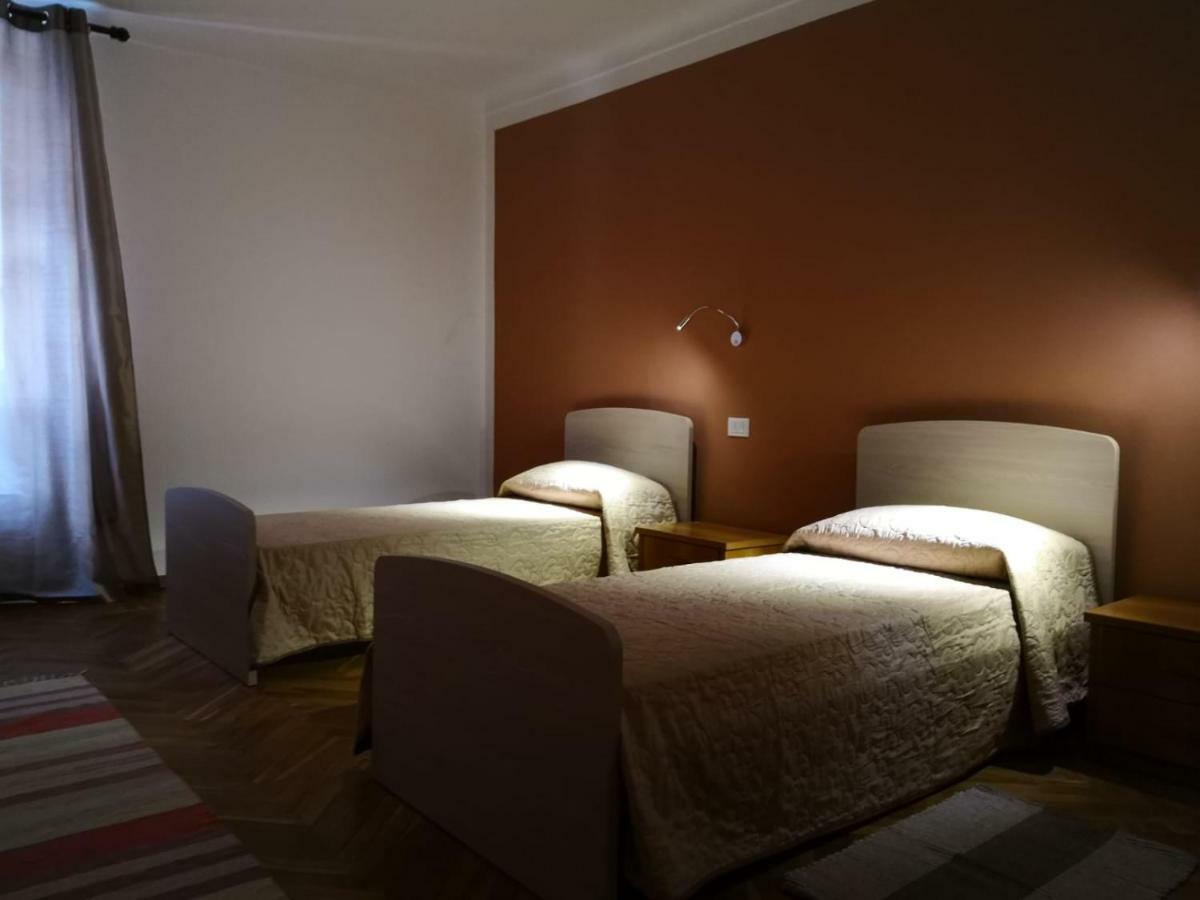 Domus Praetoria Apartment อาออสตา ภายนอก รูปภาพ