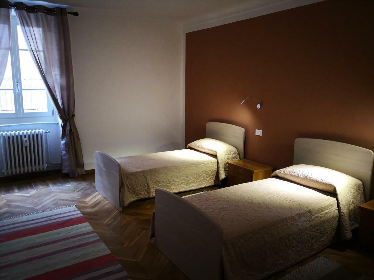 Domus Praetoria Apartment อาออสตา ภายนอก รูปภาพ